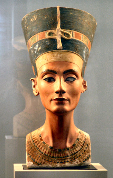 File:379px-Nefertiti altes Museum1.jpg