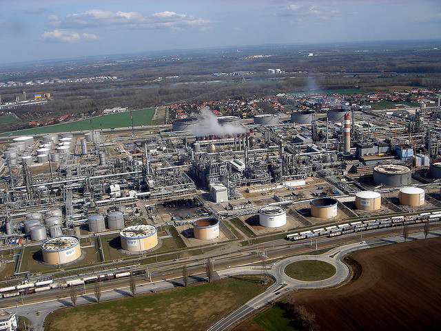 File:OMV refinery in Schwechat, Austria.jpg