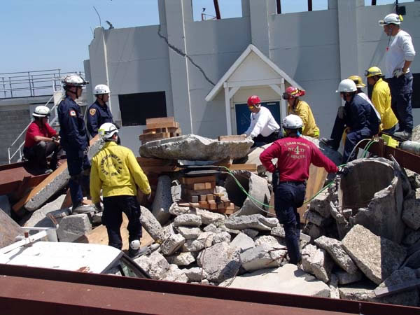 File:Lifting and stabilizing concrete.jpg