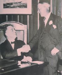 File:Governor Roosevelt and Al Smith.jpg