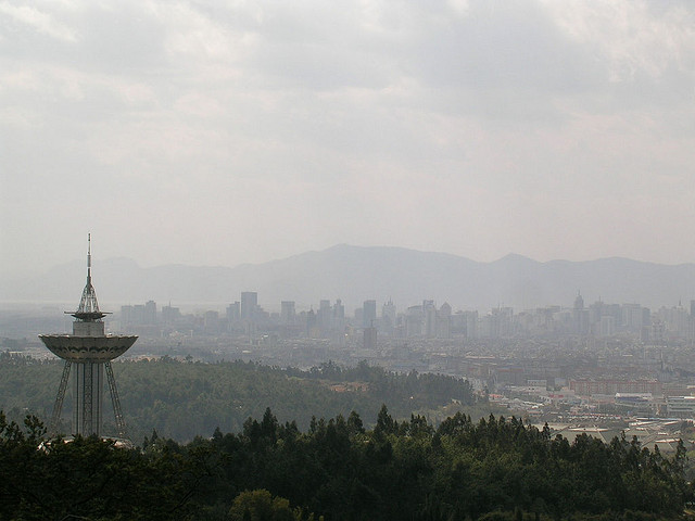 File:Smog in Kunming, China in 2005.jpg