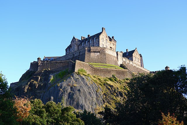 File:640px-Edinburgh Castle Autumn.jpg