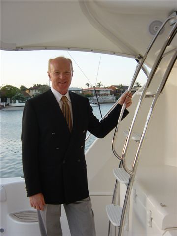 File:Magnums Butlers - A Butler in Australia Serving on a Yacht.JPG