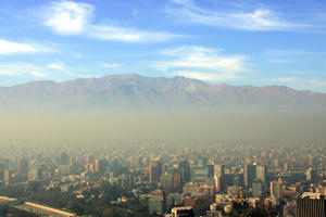 Smog in Santiago, Chile, 2006.jpg