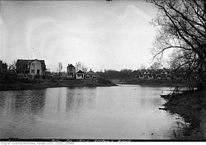 Houses overlooking-Smalls-Pond -a.jpg