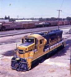(CC) Photo: Chris Guenzler / TrainWeb.com Santa Fe #4554, an EMD SD24, waits on the "whiskers" of the turntable at Bakersfield in 1974, prior to its being converted to an SD26.