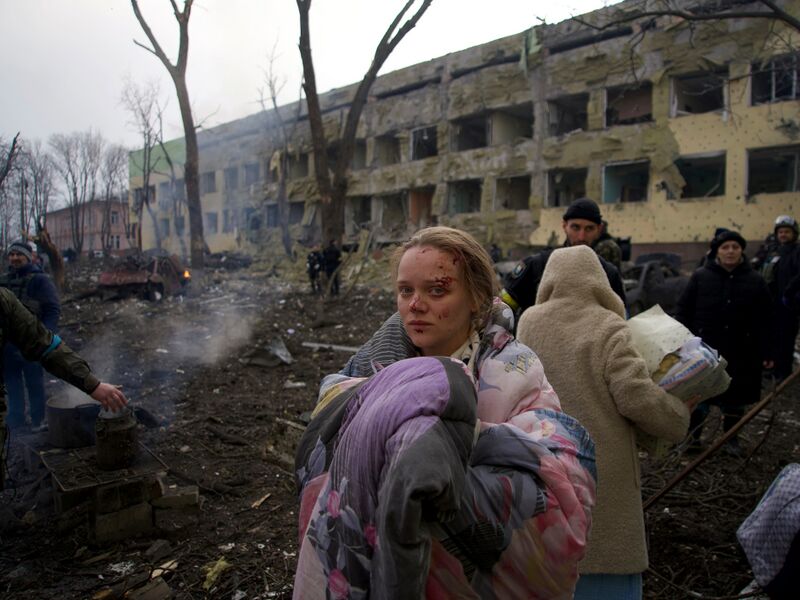 File:Mariana Vishegirskaya stands outside a maternity hospital that was damaged by shelling in Mariupol, Ukraine, Wednesday, March 9, 2022.jpeg