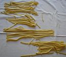 Drying the cut pasta