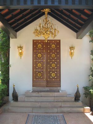 Entrance Shrine Bahaullah.jpg
