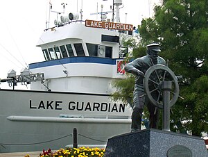 Lake Guardian moored at Chicago's navy pier.jpg