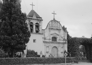 (PD) Photo: Roger Sturtevant / Historic American Buildings Survey The Cathedral of San Carlos Borromeo or San Carlos Presidio Chapel in 1934.