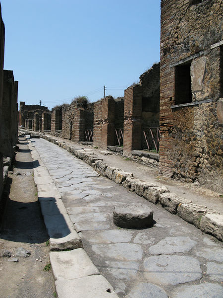 File:Pompeian street, 2008.jpg