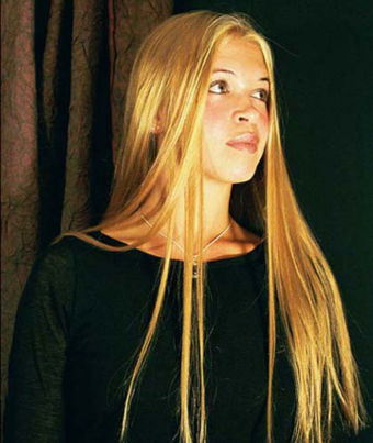 Picture of a woman with blonde hair.