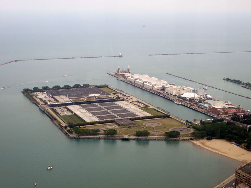 File:Jardine Plant and Navy Pier in Chicago.jpg